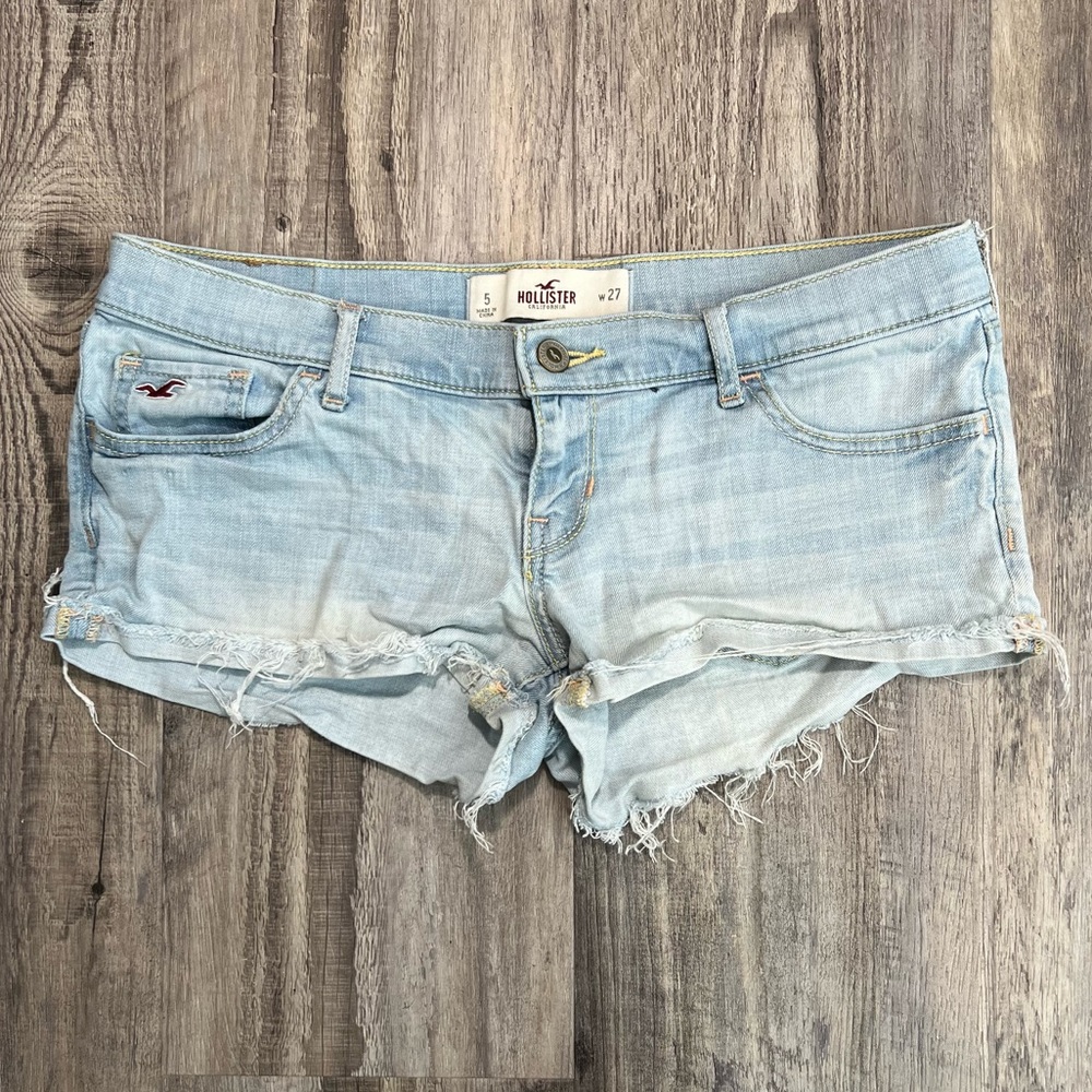 Hollister Light Wash Low Rise Jean Shorts Size 5